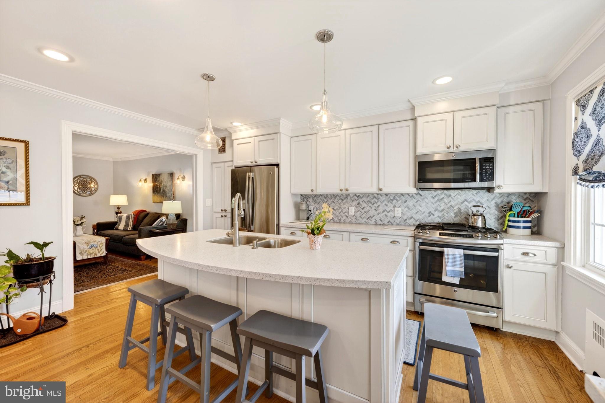 425 Murdock Road Baltimore, MD 21212 - Photo 11 of 63 NEW Gourmet Island Kitchen!