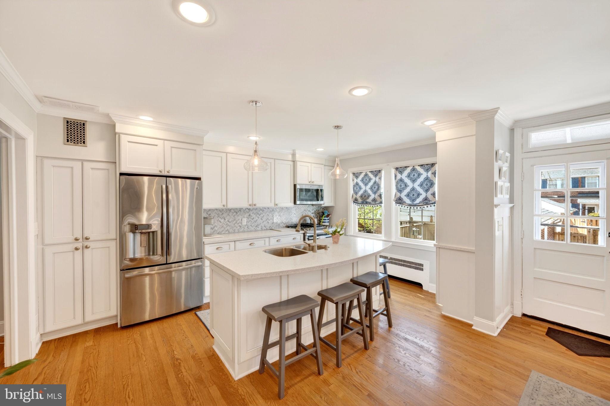 425 Murdock Road Baltimore, MD 21212 - Photo 12 of 63 Custom White Quartz Island