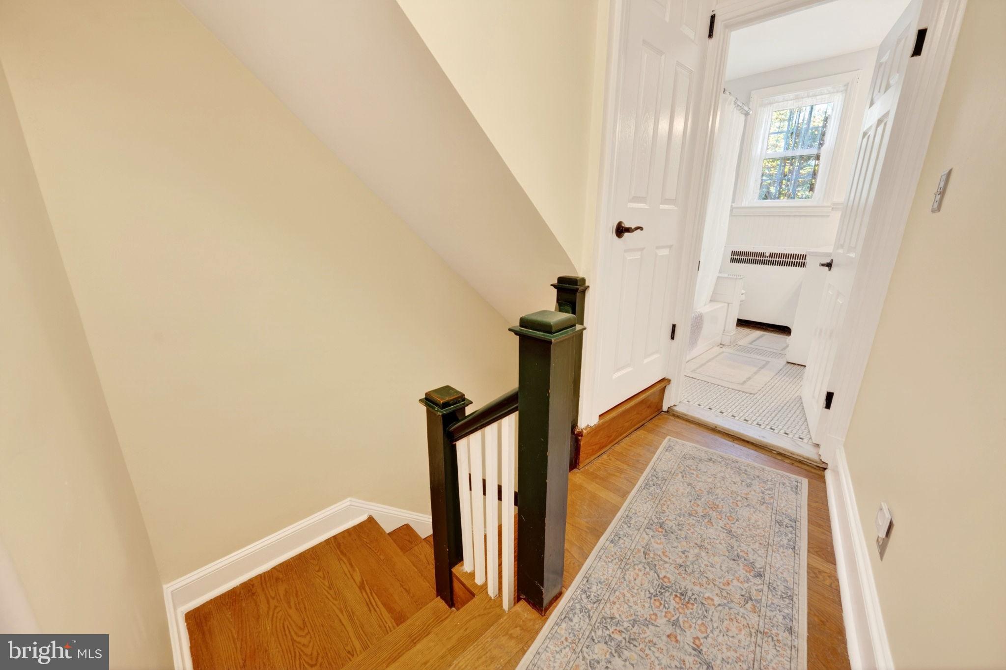 425 Murdock Road Baltimore, MD 21212 - Photo 36 of 63 Stairwell to Level 4