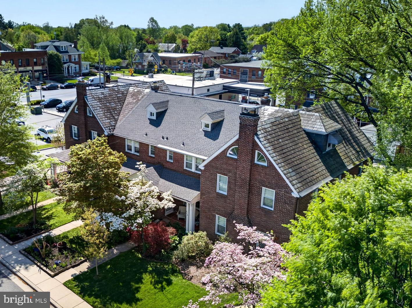 425 Murdock Road Baltimore, MD 21212 - Photo 55 of 63 Aerial view - Historic Rodgers Forge!