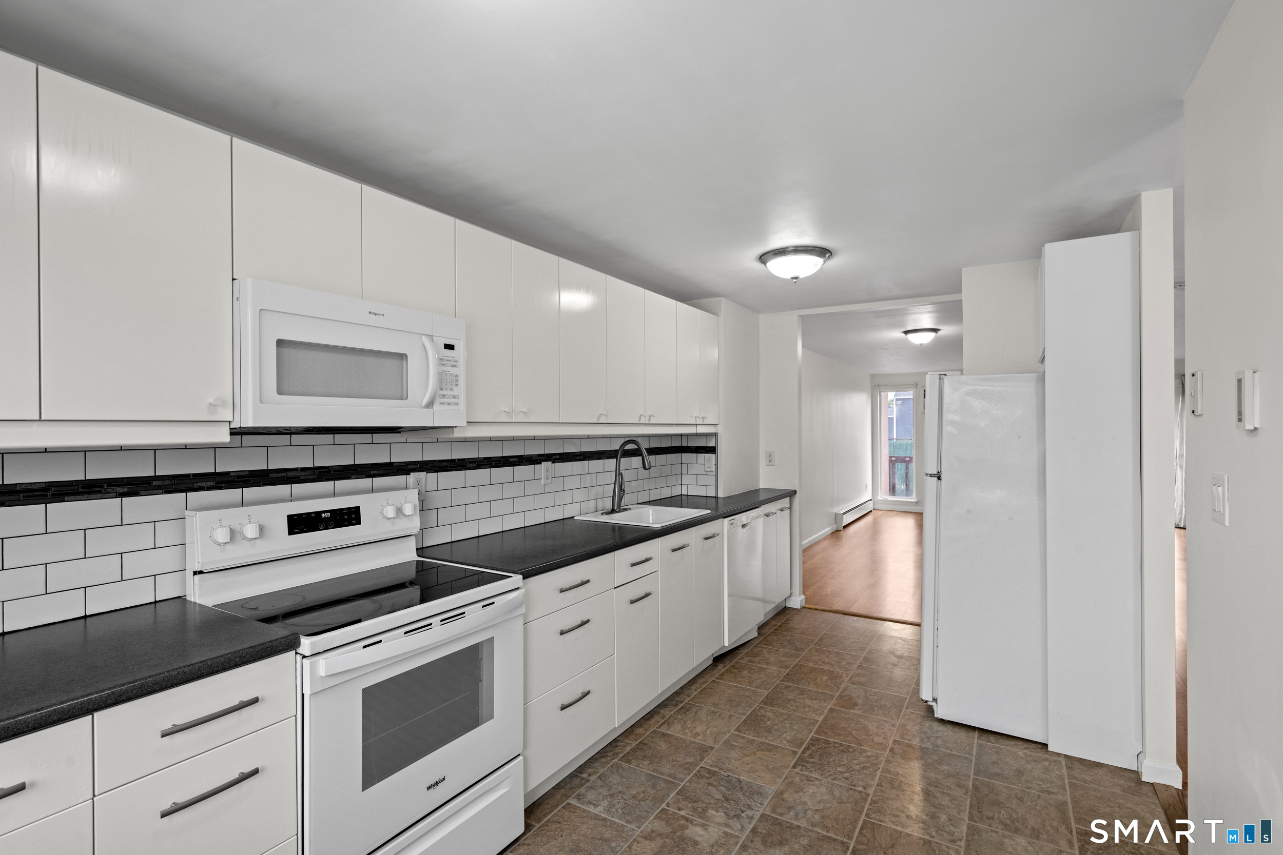 528 Shennecossett Road, Unit G Groton, CT 06340 - Photo 3 of 22