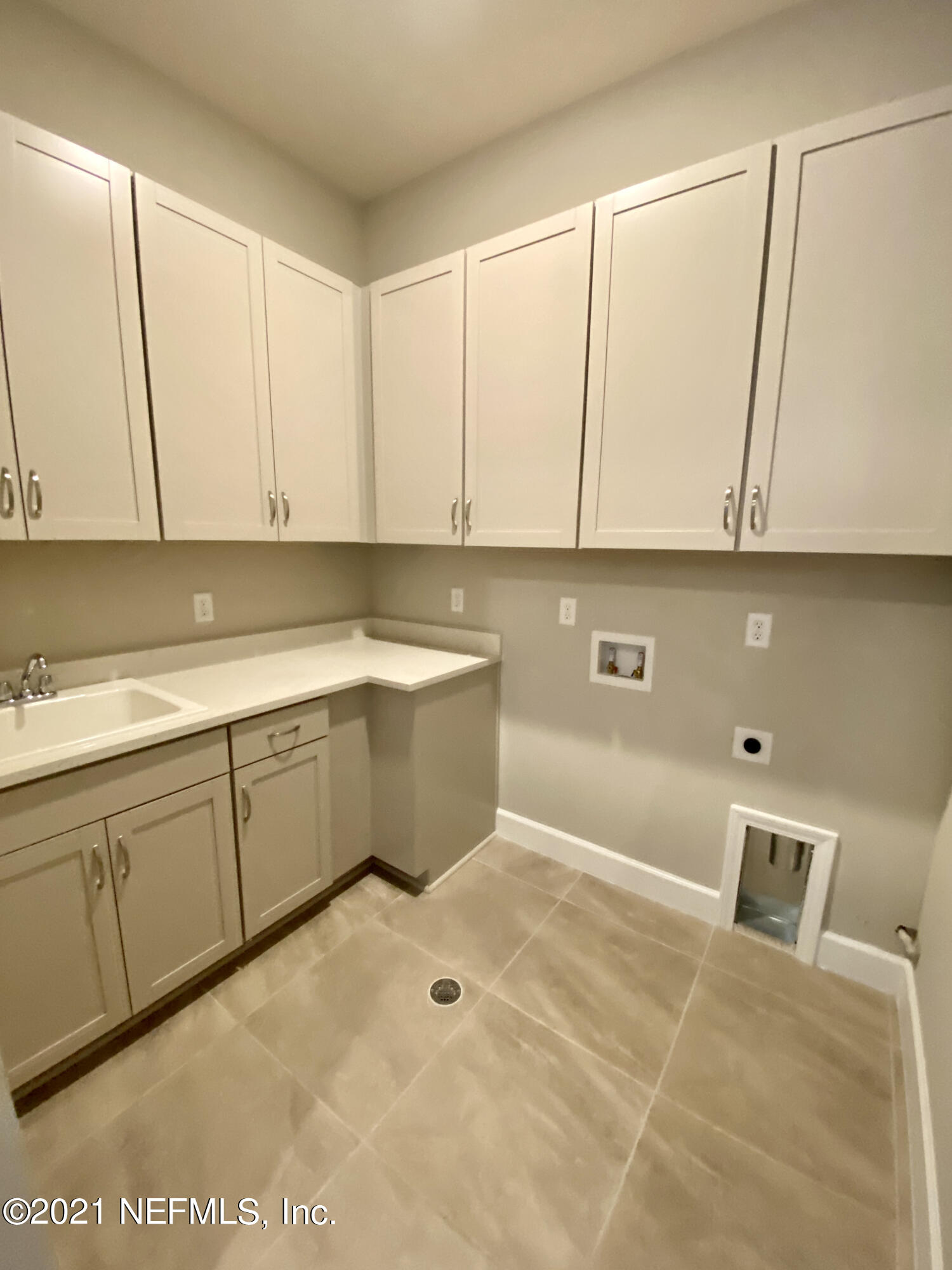 804 Rustic Mill Dr Street St. Augustine, FL 32092 - Photo 7 of 43 75 - Laundry Room