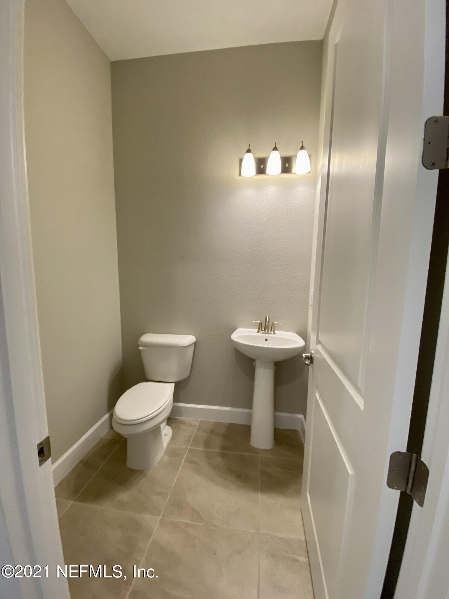 804 Rustic Mill Dr Street St. Augustine, FL 32092 - Photo 9 of 43 75 - Powder Room