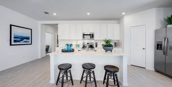 $2,199 | 226 Draper Shadows Drive, Willis, TX 77378