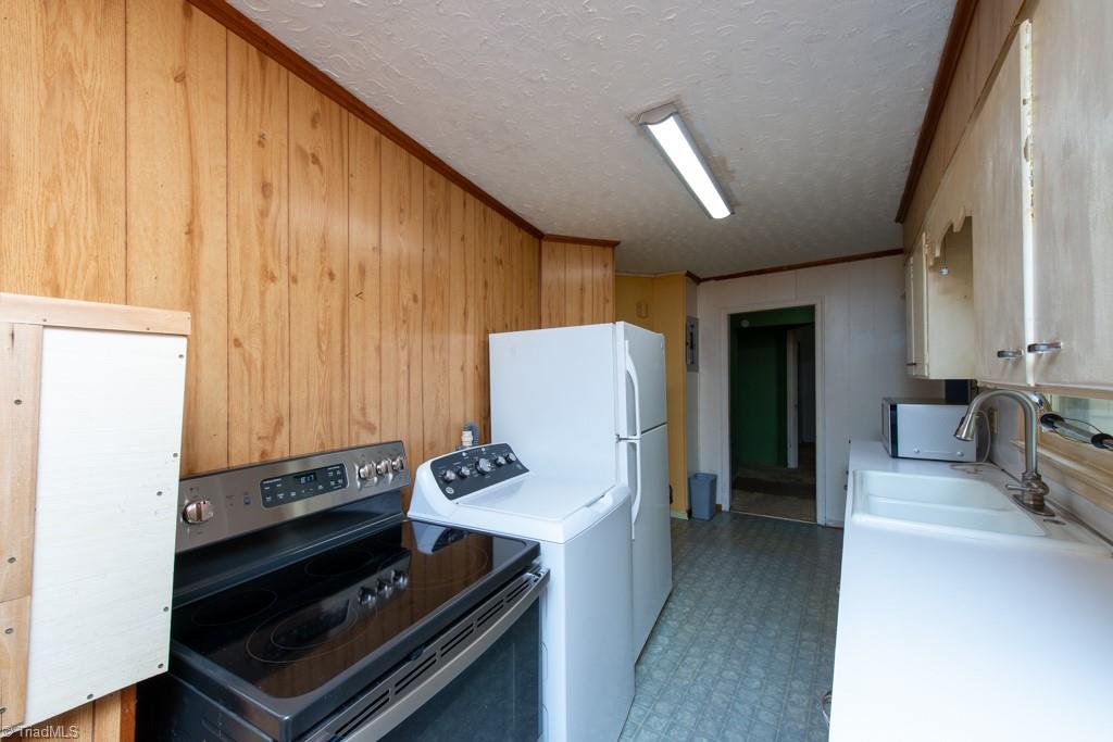 3316 Pine Valley Road High Point, NC 27265 - Photo 15 of 50