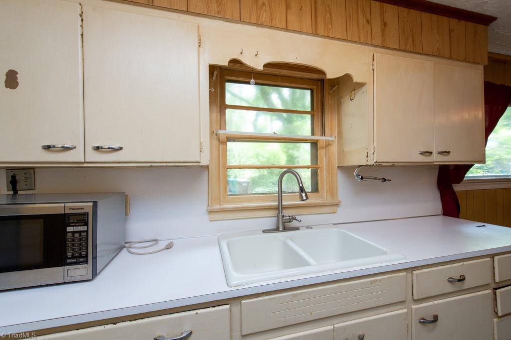 3316 Pine Valley Road High Point, NC 27265 - Photo 18 of 50