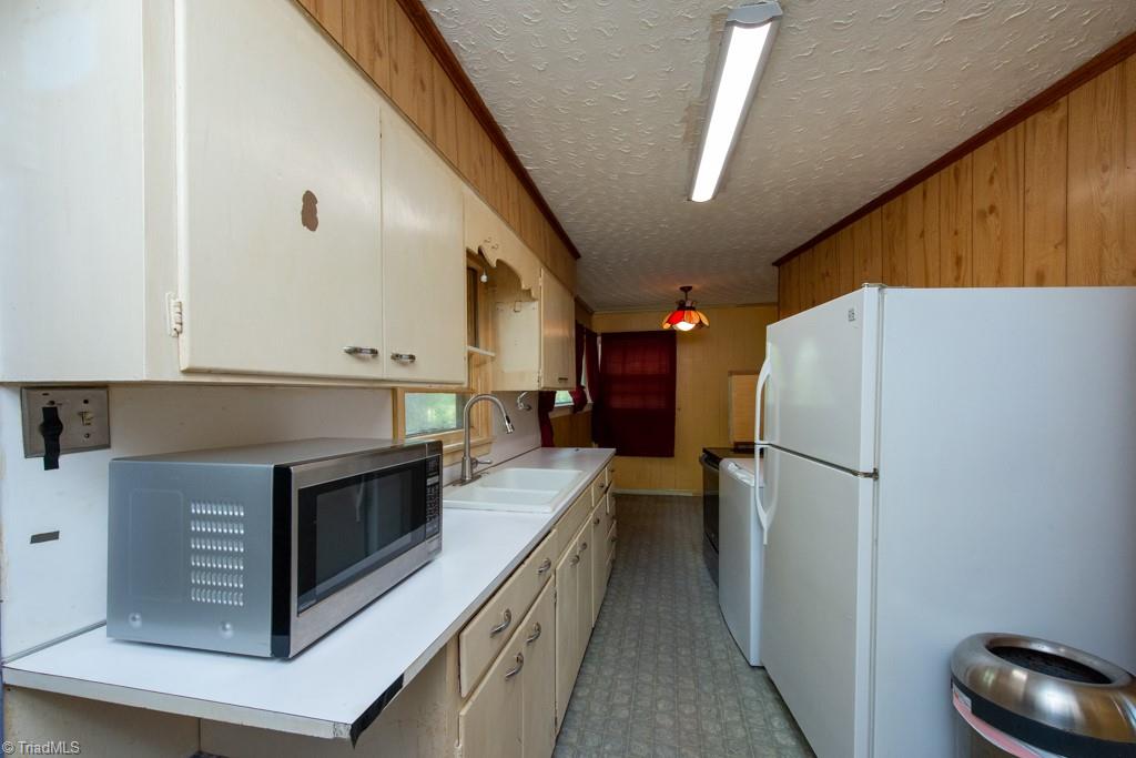 3316 Pine Valley Road High Point, NC 27265 - Photo 19 of 50