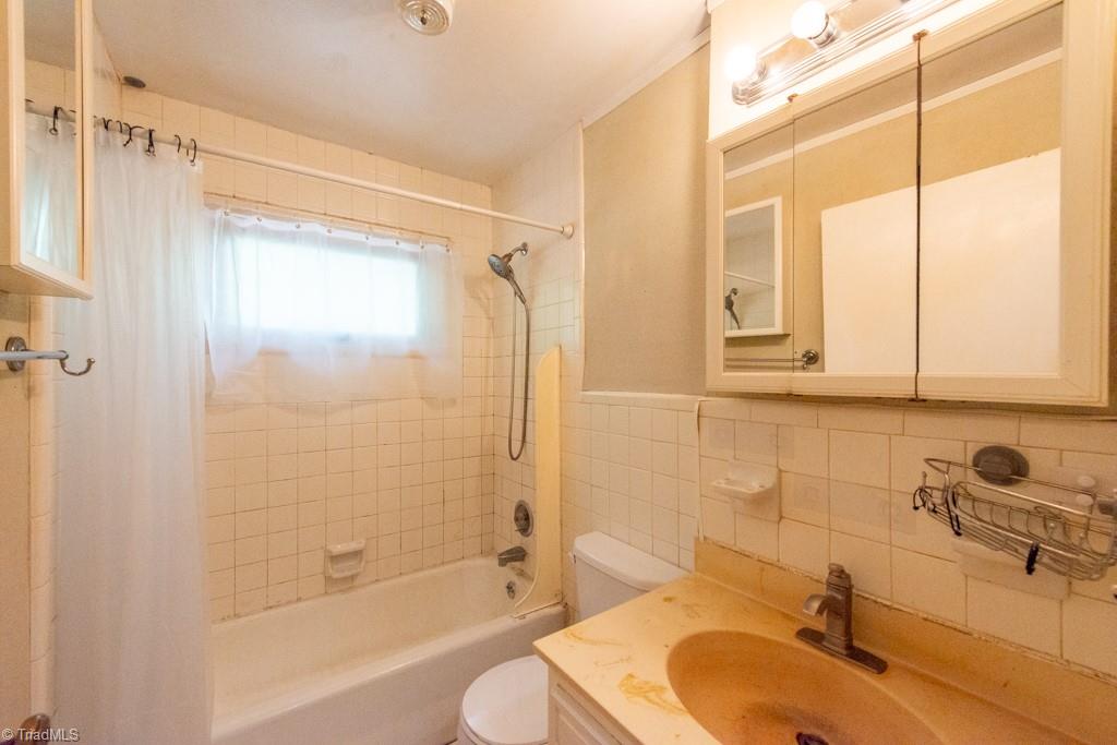 3316 Pine Valley Road High Point, NC 27265 - Photo 23 of 50