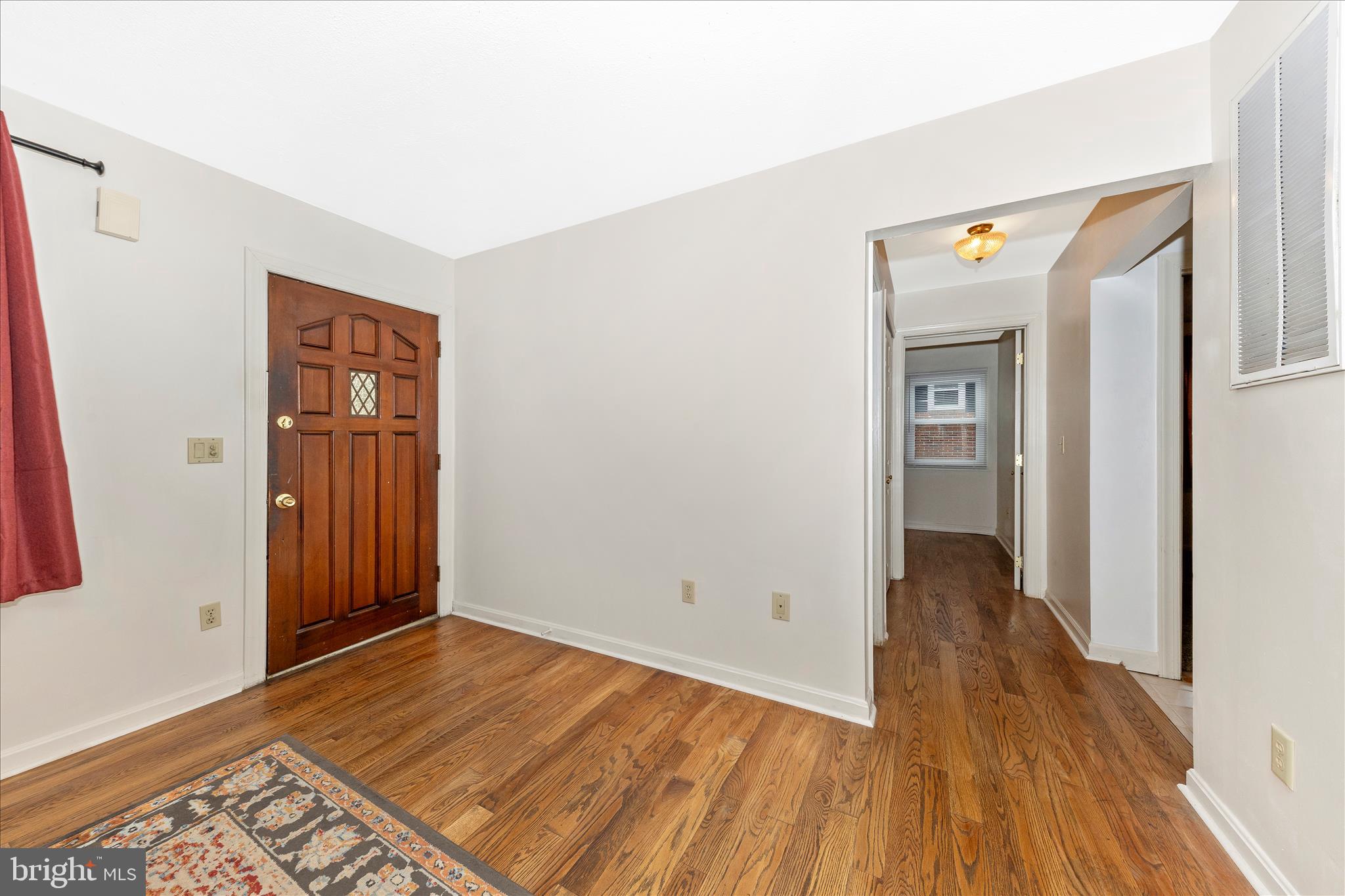 502 Military Road Frederick, MD 21702 - Photo 2 of 29 Foyer