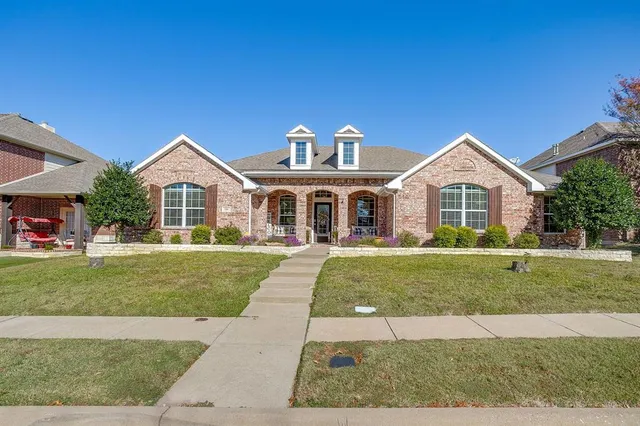 $350,000 | 509 Azalea Drive, Glenn Heights, TX 75154