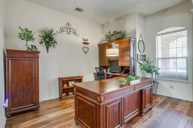 $350,000 | 509 Azalea Drive, Glenn Heights, TX 75154