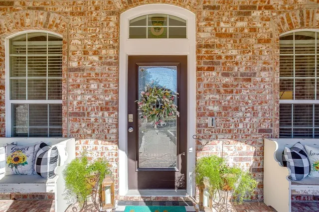 $350,000 | 509 Azalea Drive, Glenn Heights, TX 75154