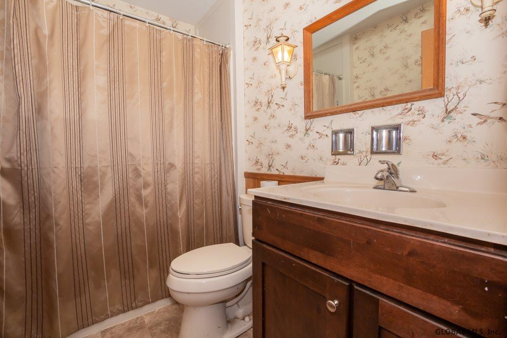 44 Devon Road Bethlehem, NY 12054 - Photo 12 of 28 Photo 13