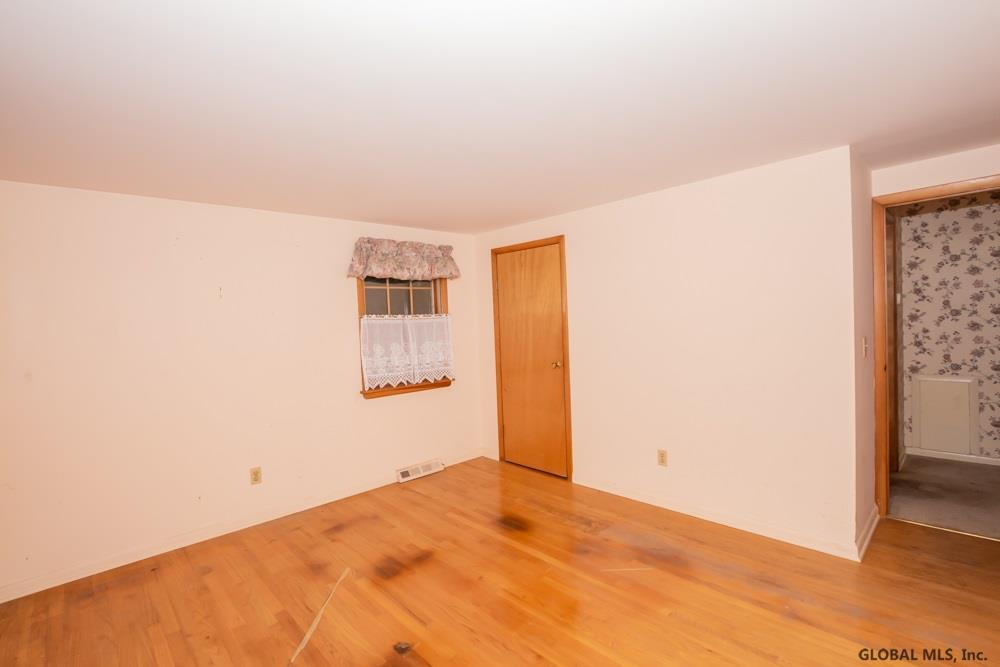 44 Devon Road Bethlehem, NY 12054 - Photo 17 of 28 Photo 18