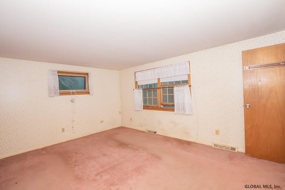 44 Devon Road Bethlehem, NY 12054 - Photo 20 of 28 Photo 21