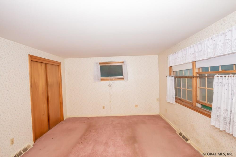 44 Devon Road Bethlehem, NY 12054 - Photo 21 of 28 Photo 22