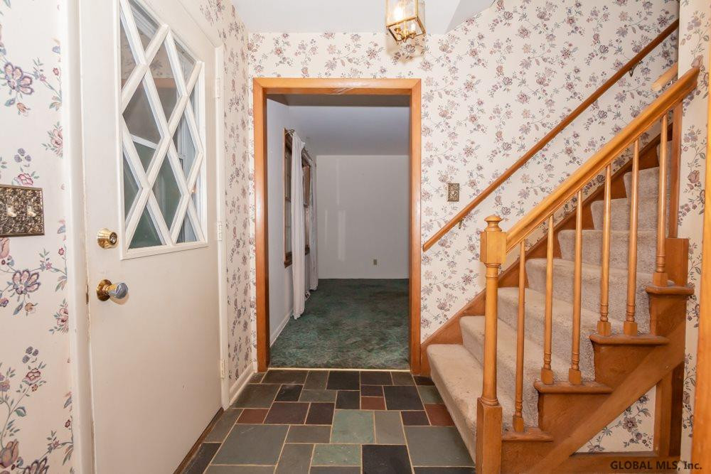 44 Devon Road Bethlehem, NY 12054 - Photo 3 of 28 Photo 4