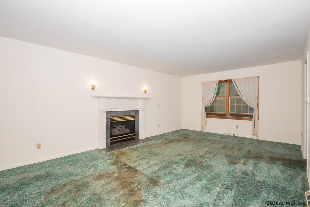 44 Devon Road Bethlehem, NY 12054 - Photo 4 of 28 Photo 5