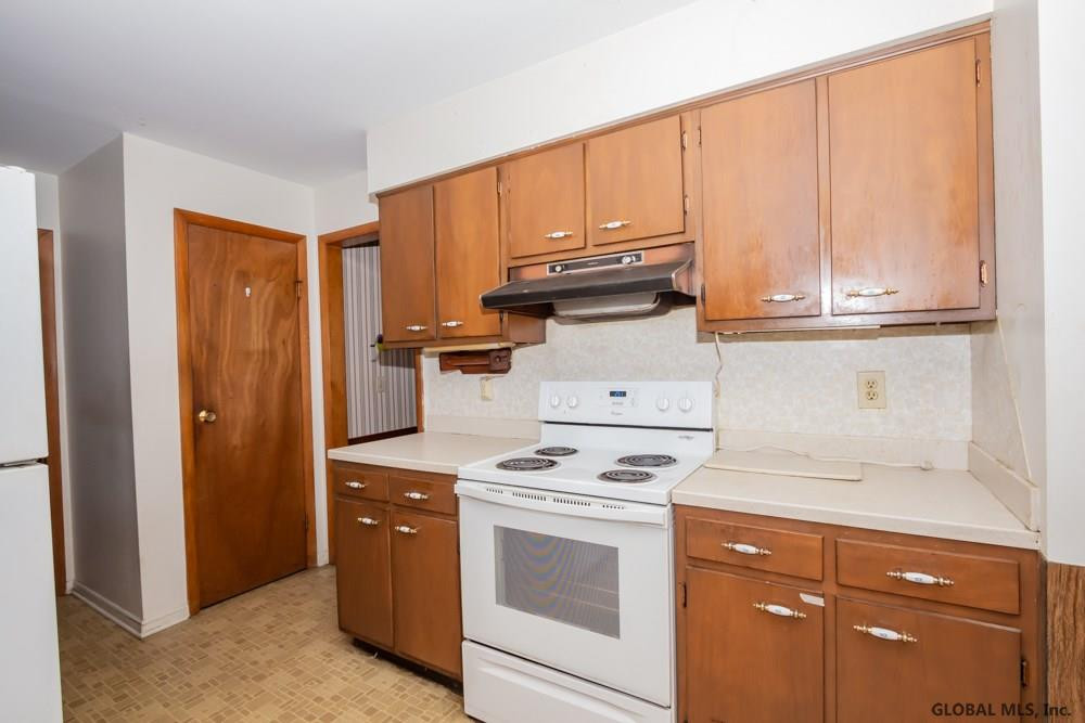 44 Devon Road Bethlehem, NY 12054 - Photo 8 of 28 Photo 9