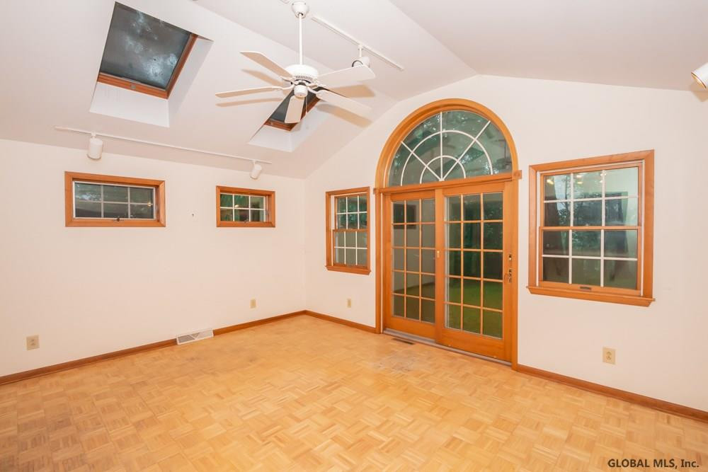 44 Devon Road Bethlehem, NY 12054 - Photo 9 of 28 Photo 10