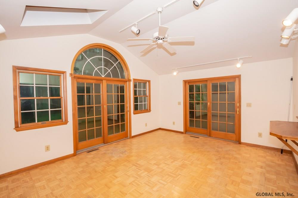 44 Devon Road Bethlehem, NY 12054 - Photo 10 of 28 Photo 11