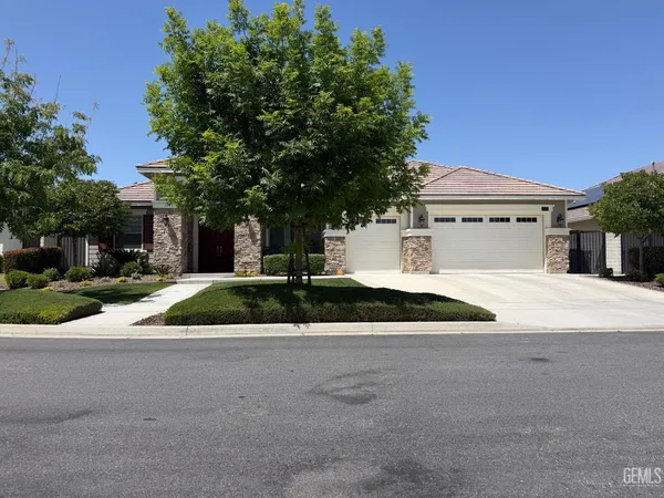 $865,000 | Undisclosed Address, Bakersfield, CA 93311