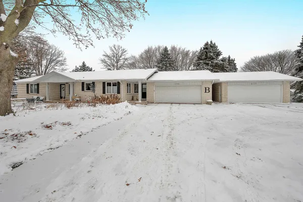 $389,900 | 2780 South Ridge Road, Green Bay, WI 54304