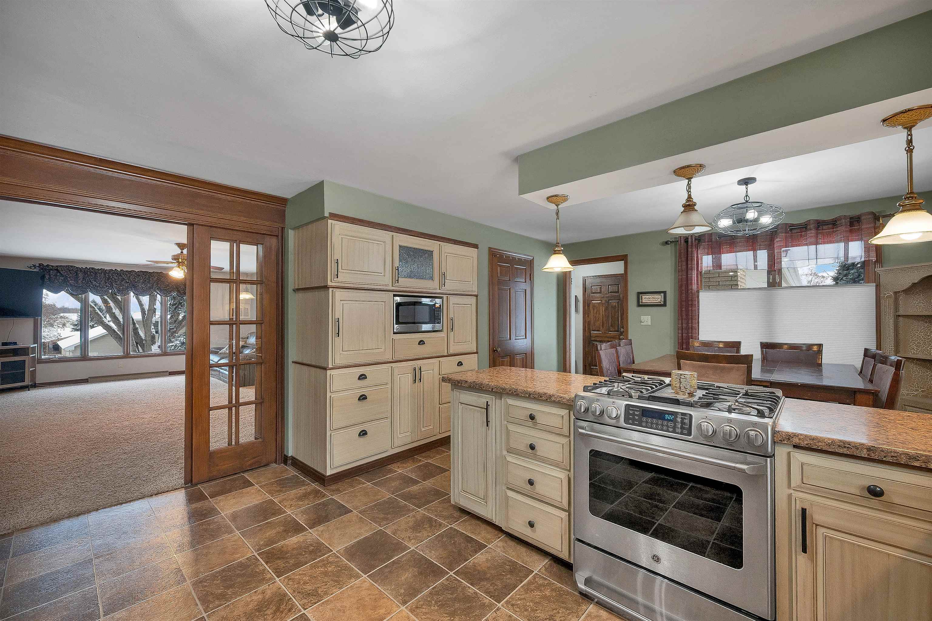 2780 South Ridge Road Green Bay, WI 54304 - Photo 15 of 63