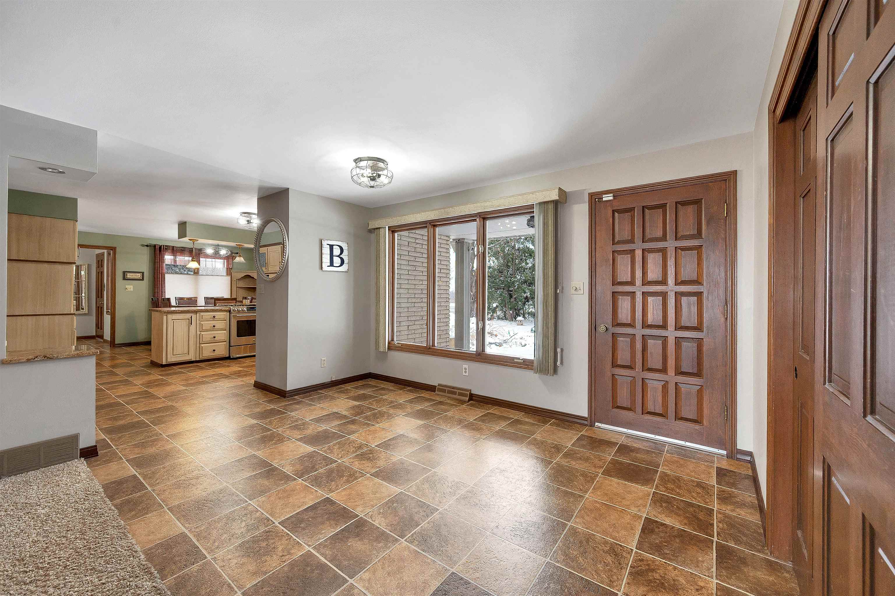 2780 South Ridge Road Green Bay, WI 54304 - Photo 3 of 63