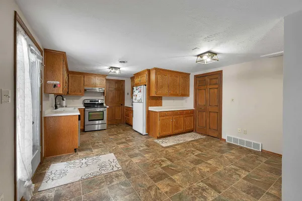 $389,900 | 2780 South Ridge Road, Green Bay, WI 54304