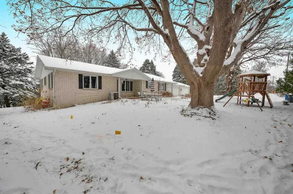 $389,900 | 2780 South Ridge Road, Green Bay, WI 54304