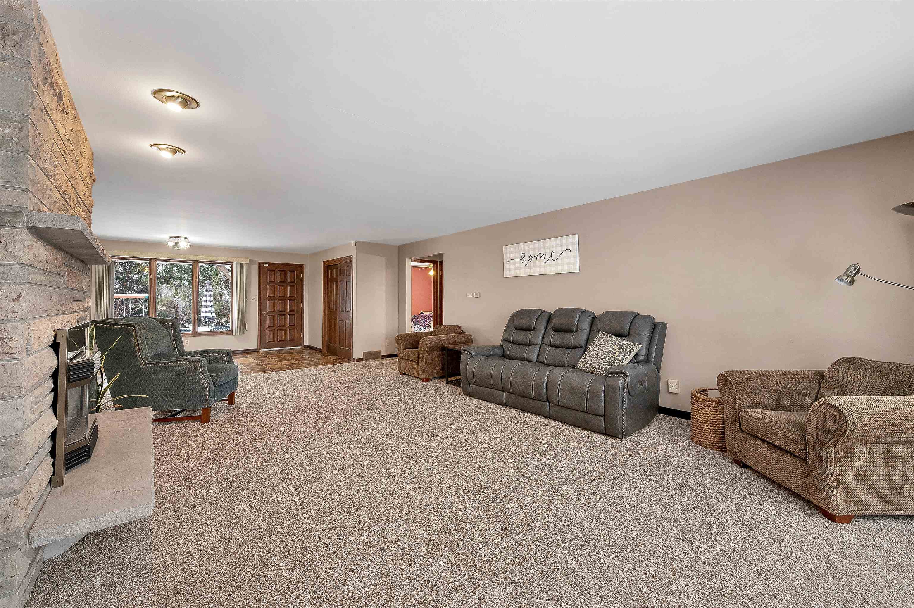2780 South Ridge Road Green Bay, WI 54304 - Photo 8 of 63