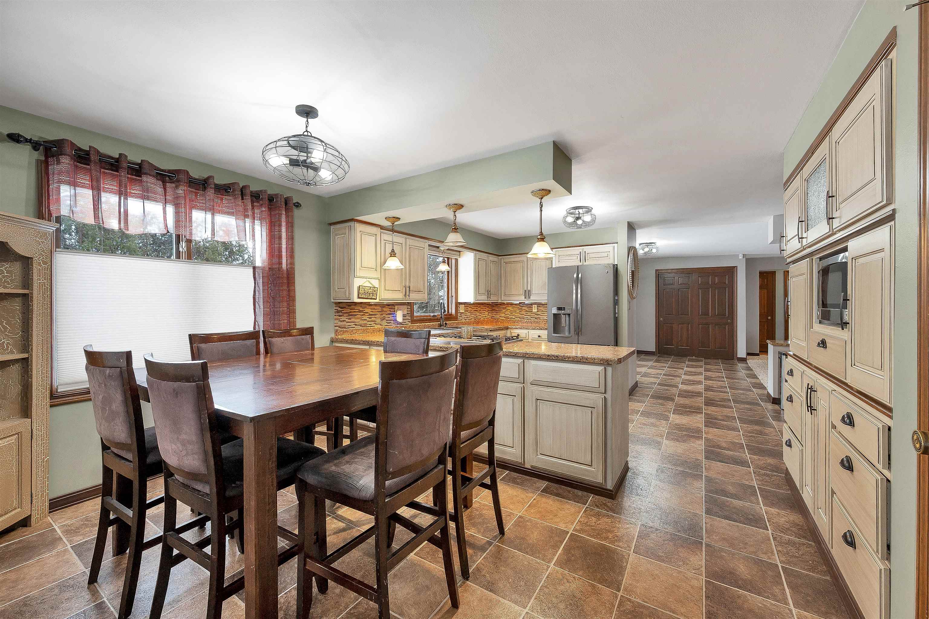 2780 South Ridge Road Green Bay, WI 54304 - Photo 9 of 63