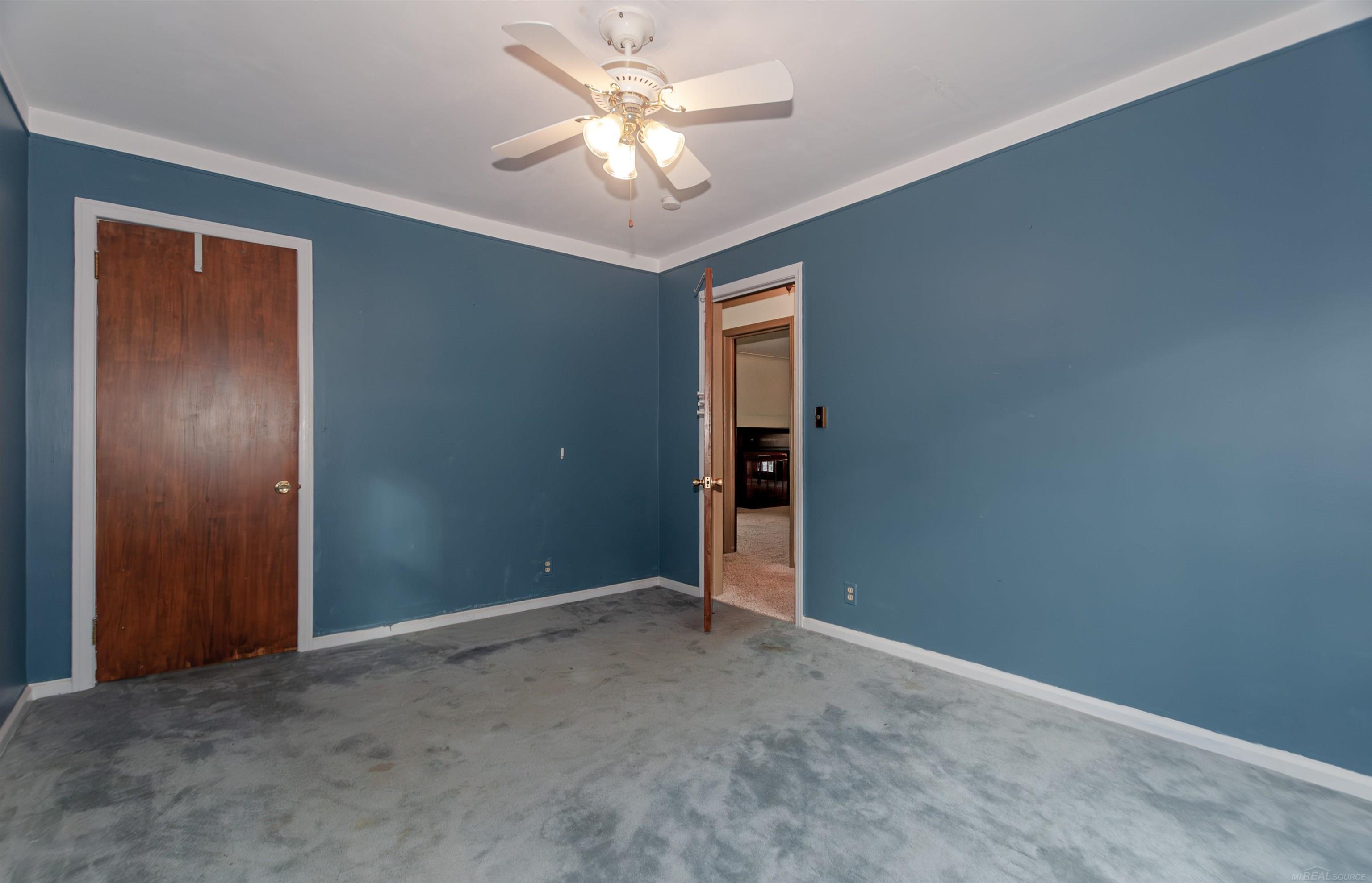 2039 Hampton Road Grosse Pointe Woods, MI 48236 - Photo 15 of 31
