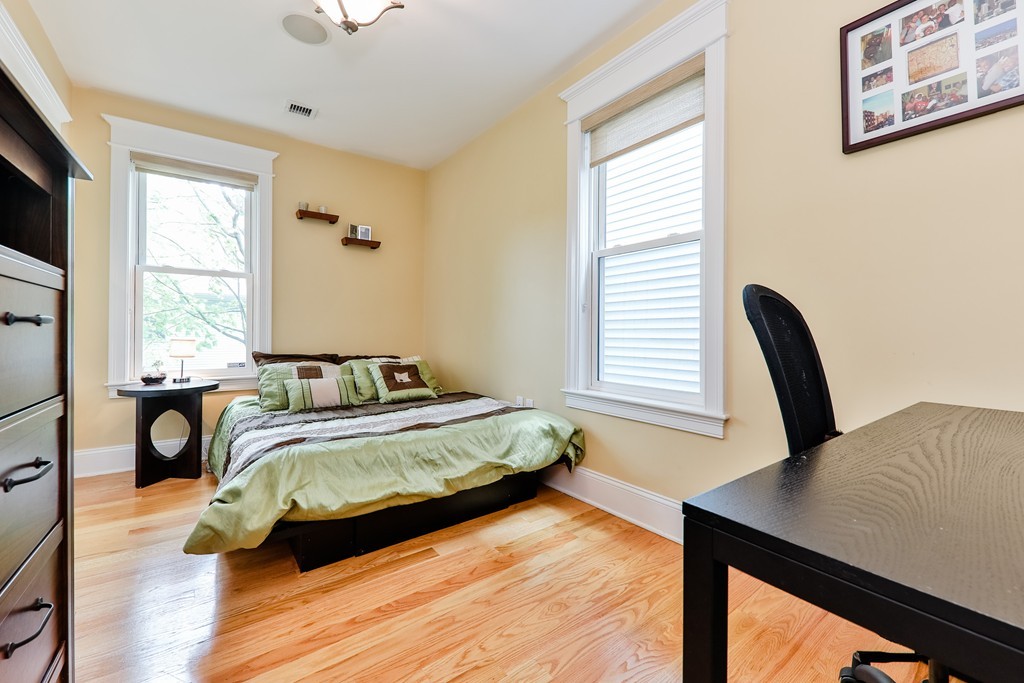 27 Elm Street, Unit 2 Boston, MA 02122 - Photo 12 of 21