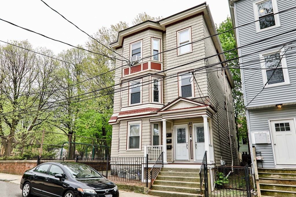 27 Elm Street, Unit 2 Boston, MA 02122 - Photo 15 of 21