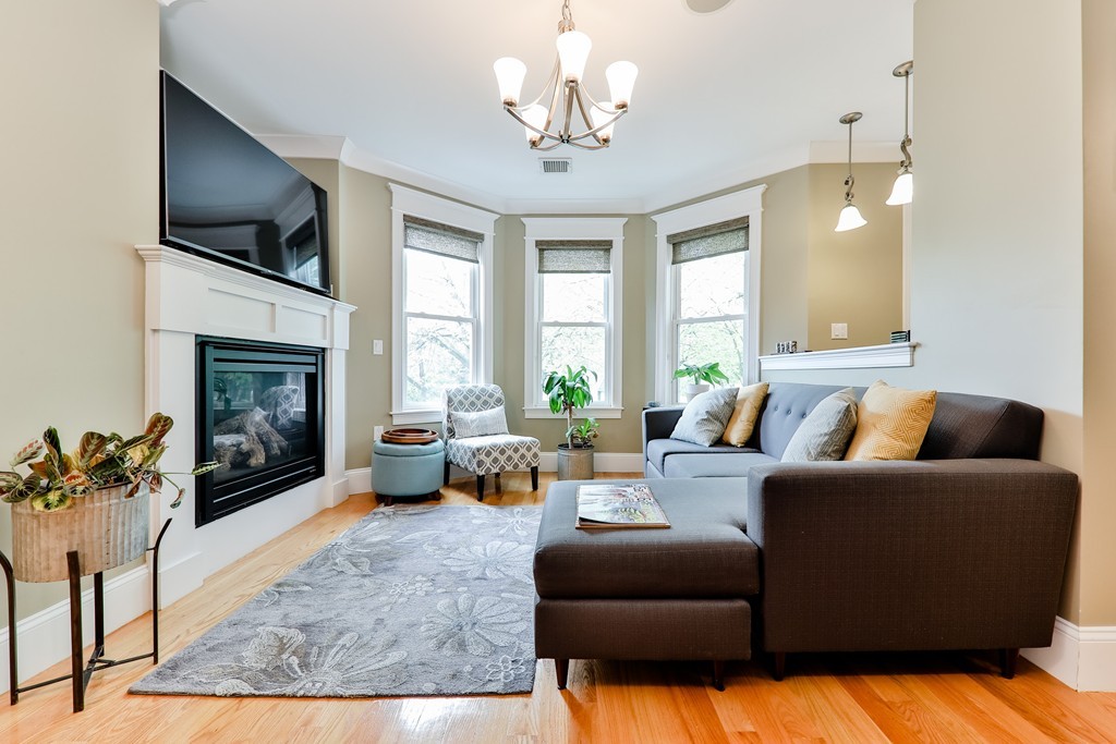 27 Elm Street, Unit 2 Boston, MA 02122 - Photo 2 of 21