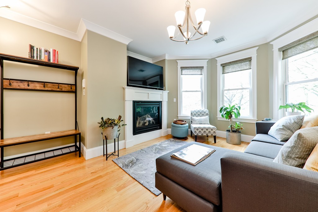 27 Elm Street, Unit 2 Boston, MA 02122 - Photo 3 of 21