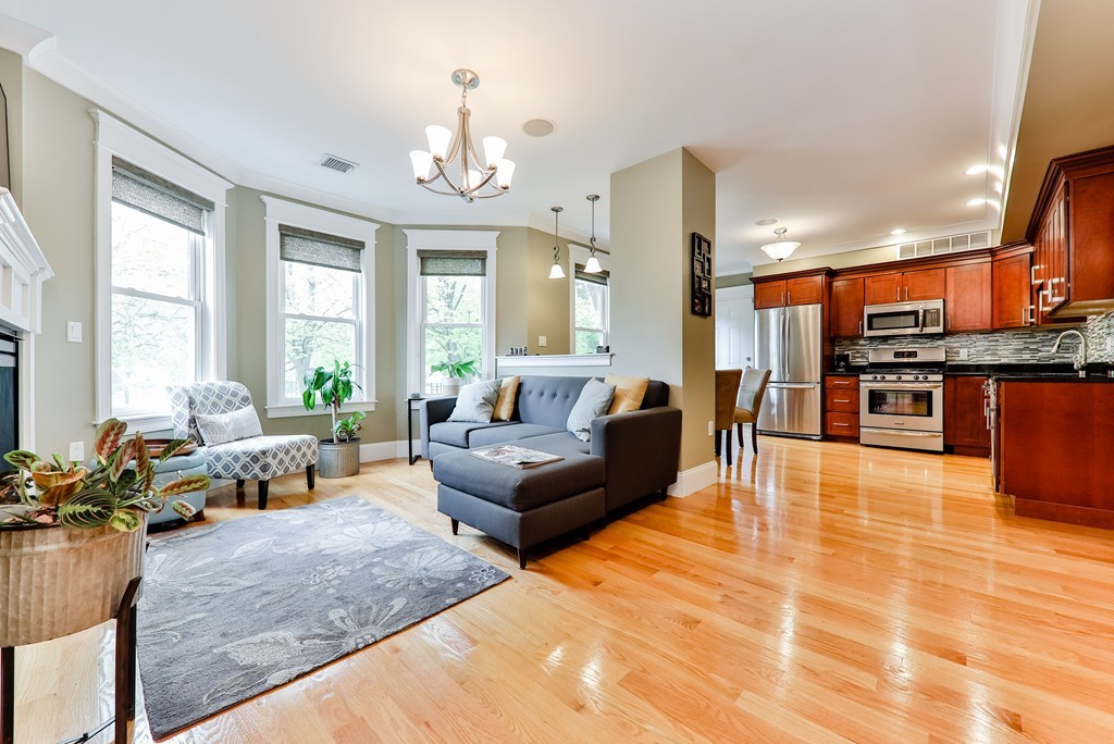 27 Elm Street, Unit 2 Boston, MA 02122 - Photo 4 of 21