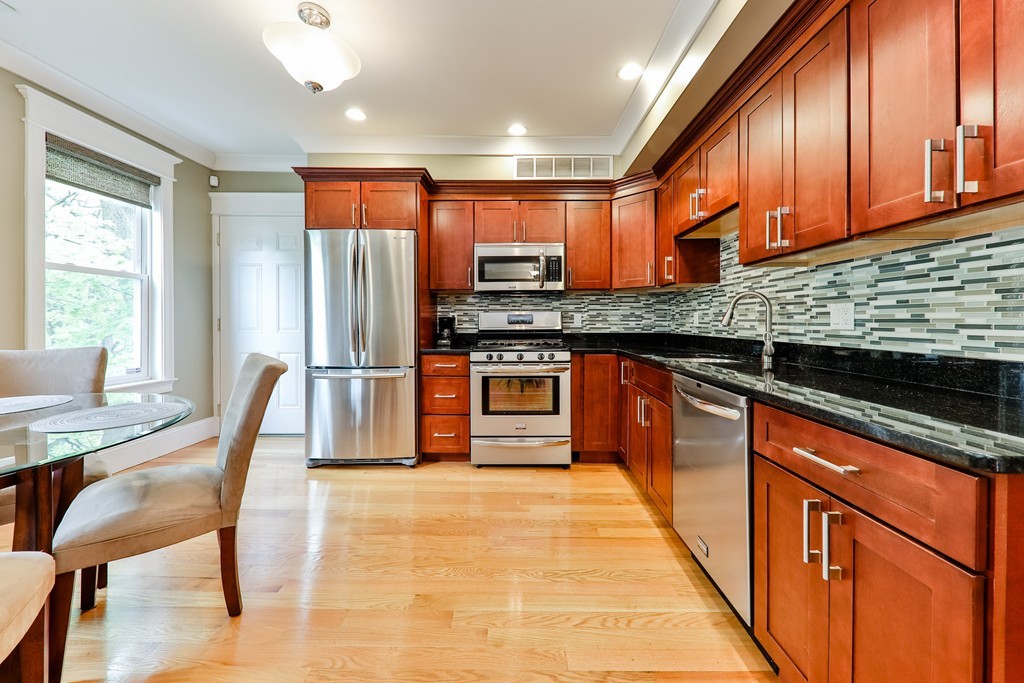 27 Elm Street, Unit 2 Boston, MA 02122 - Photo 7 of 21