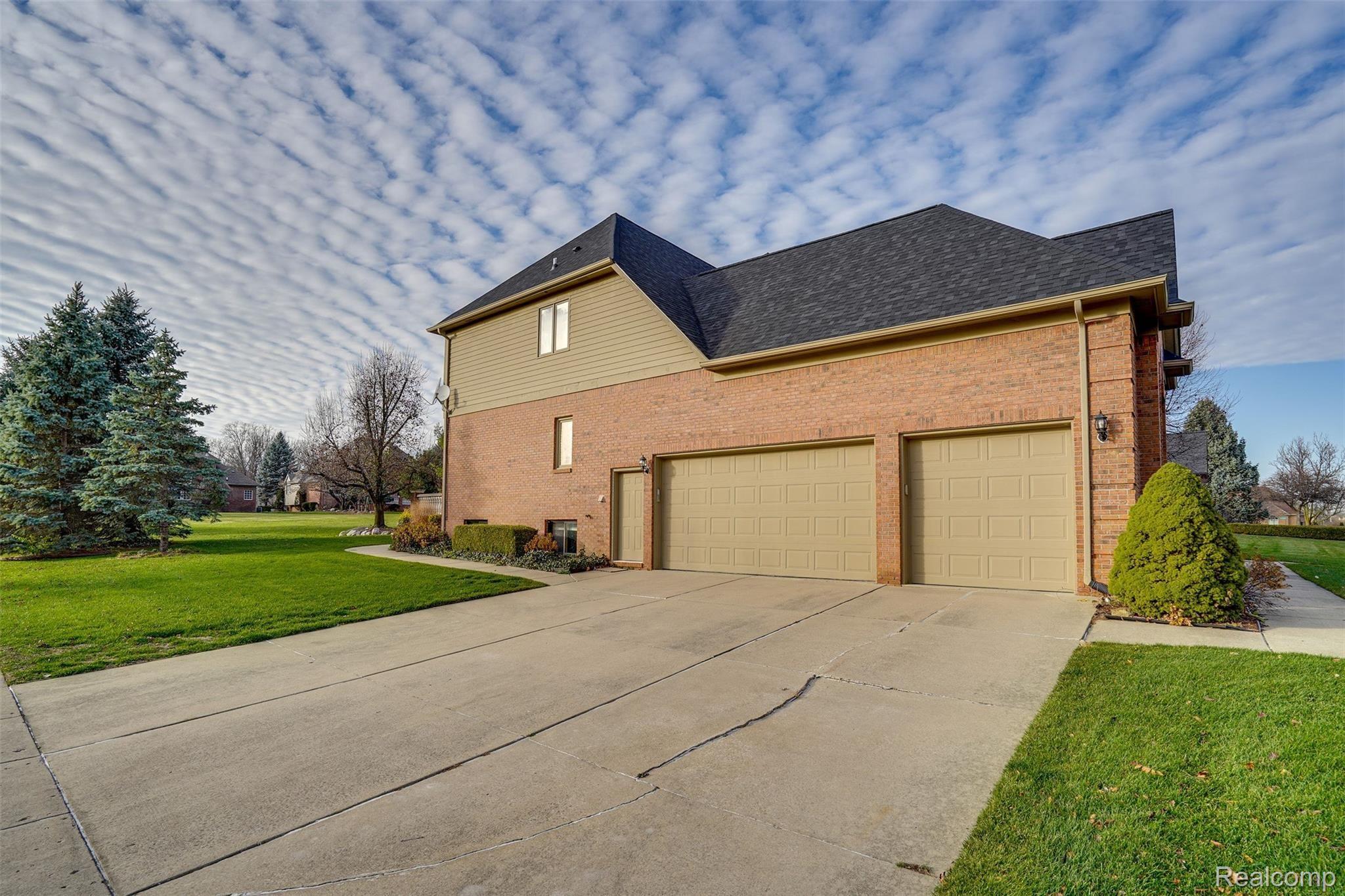 58041 Pheasant Ridge Washington, MI 48094 - Photo 13 of 62 DSC03558HDR.jpg