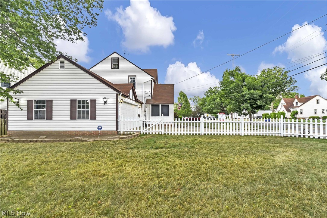 16106 Munn Road Cleveland, OH 44111 - Photo 7 of 34 Gallery Image 7
