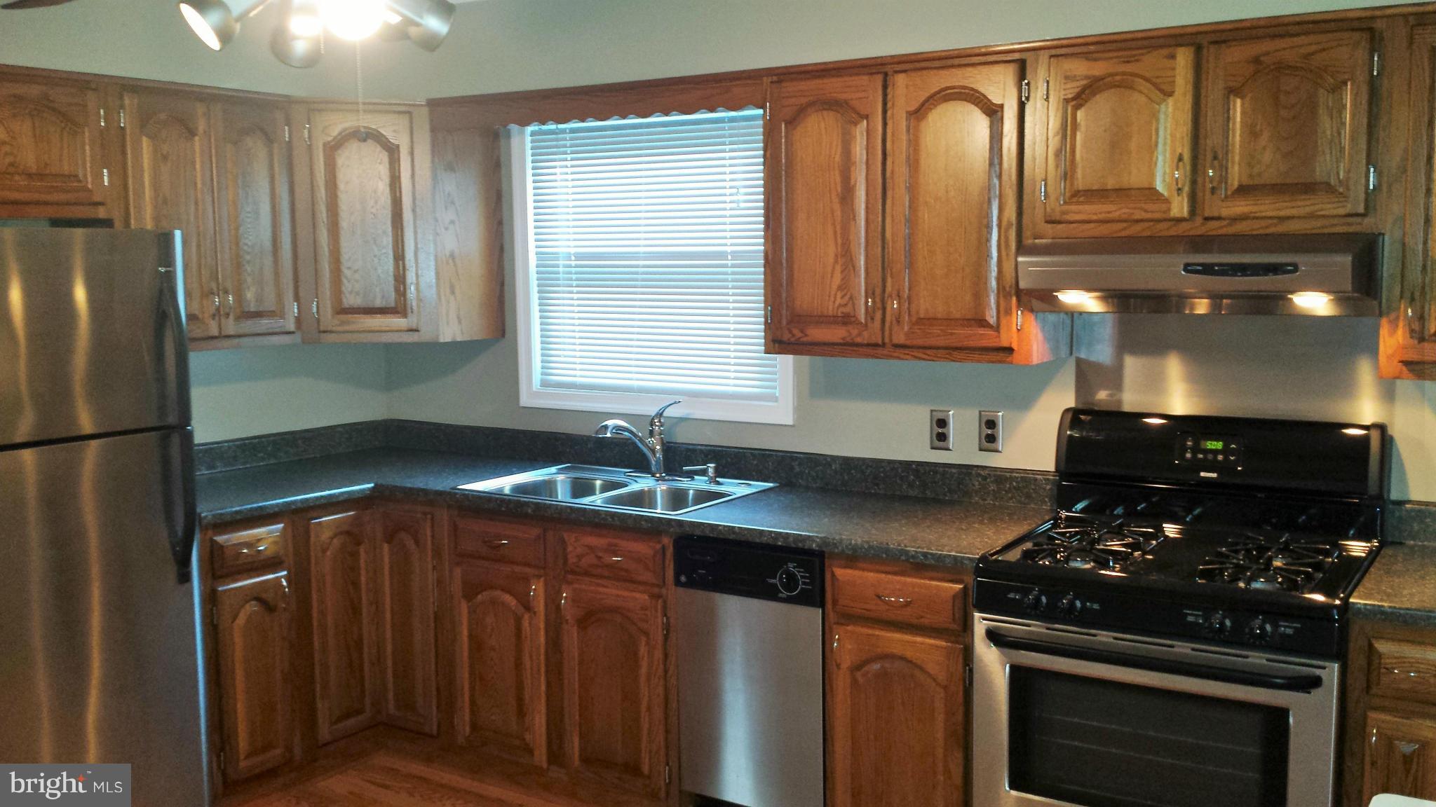 105 Oakmere Road Owings Mills, MD 21117 - Photo 3 of 29 Kitchen