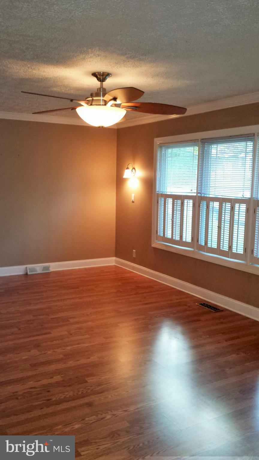105 Oakmere Road Owings Mills, MD 21117 - Photo 8 of 29 Living Room