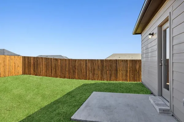 $266,990 | 1236 Little Brg Drive, Lavon, TX 75166
