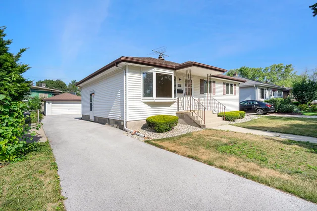 $255,000 | 18518 Glen Oak Avenue, Lansing, IL 60438