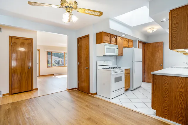 $255,000 | 18518 Glen Oak Avenue, Lansing, IL 60438