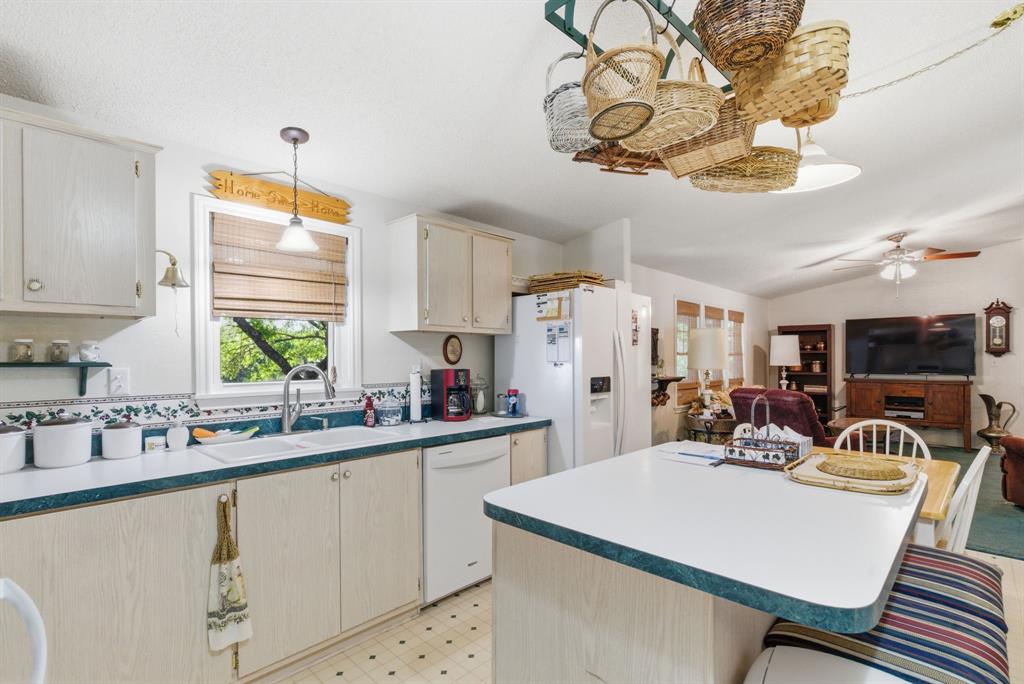 1069 Kennon Point Palo Pinto, TX 76484 - Photo 31 of 32