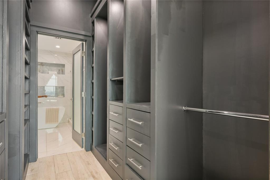 250 Pharr Road Northeast, Unit 1912 Atlanta, GA 30305 - Photo 11 of 40 Gallery Image 11