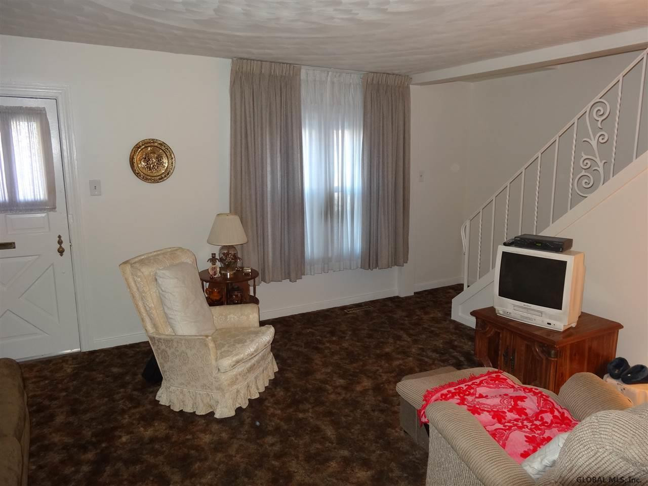 2037 Cardiff Road Rotterdam, NY 12303 - Photo 3 of 19 Photo 3
